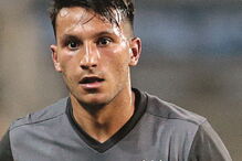 João Carvalho é médio e em 2016/17 jogou cedido ao V. Setúbal   