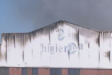 Incêndio consome fábrica de produtos de higiene em Valongo