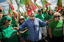Isaltino Morais cumprimentou comitiva de Vistas na avenida Marginal 
