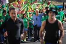 Isaltino Morais cumprimentou comitiva de Vistas na avenida Marginal 