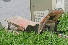 Multibanco estava instalado numa cópia das tradicionais chaminés algarvias que ornamentava o jardim 