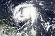 Furacão Maria aproxima-se das ilhas Virgem Americanas, onde forças armadas tomam posição