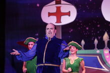 Miguel Dias na cena de abertura da nova revista do Parque Mayer, ‘Portugal em Revista’