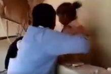 Criança resgatada em escola que ruiu no México