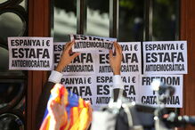 Milhares saíram à rua em Barcelona para protestar contra detenções ligadas ao referendo independentista