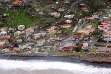 Furacão Maria causou grande destruição na ilha de Dominica, nas Caraíbas