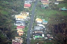 Furacão Maria causou grande destruição na ilha de Dominica, nas Caraíbas