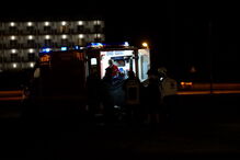 Momento em que a mulher é retirada para o helicóptero do INEM, em Peniche