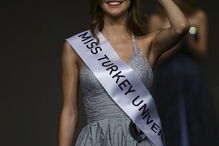 Miss Turquia, Itir Esen, Estado, Asli Sümen, Recep Tayyip Erdogan, Turquia, Miss Mundo, China, Merve Büyüksaraç, política, golpe de estado