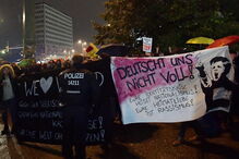 Em Berlim, centenas de pessoas protestaram contra a extrema-direita