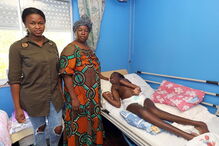 Mãe e filho com deficiência em risco de serem despejados