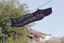 Faixa encontrada em Alheira durante campanha eleitoral