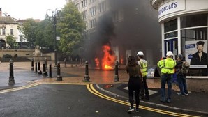 Incêndio causa pânico em Birmingham