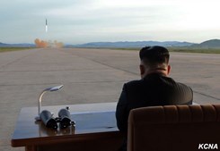 Agência de notícias da Coreia do Norte divulga imagens do míssil que sobrevoou o Japão