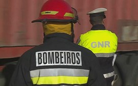 Bombeiros e GNR