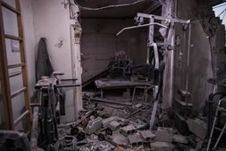 Bombas na Síria destroem prédios de civis