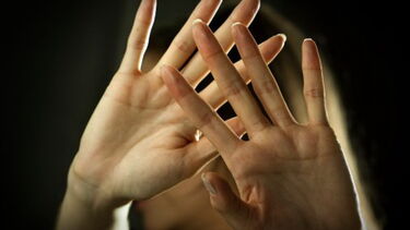 Homem detido no barreiro por suspeitas de violência doméstica após agredir uma mulher na via pública 