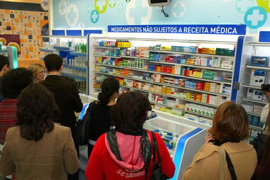 Infarmed, Dinamarca, Ana Paula Martins, Ordem dos Farmacêuticos, MNSRM-EF, OF, Associação Portuguesa de Empresas de Distribuição, Ministério da Saúde, APED