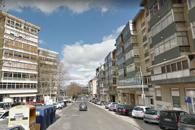 A Rua Mira Fernandes, em Lisboa