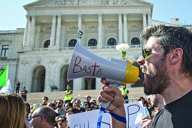 Ordem dos Enfermeiros, Hospital de Guimarães, advogado, Guimarães, Bastonária, Hospital da Senhora da Oliveira, saúde, enfermeiros, ordenados, salários