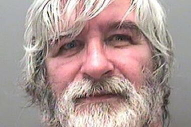 David Hart, de 60 anos, abusou sexualmente da mesma jovem durante 14 anos