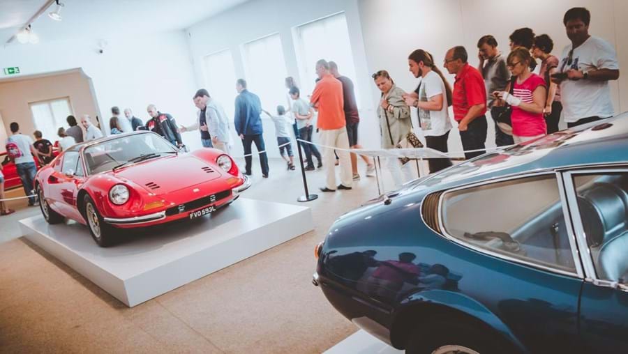 Museu do Caramulo bate recorde de visitantes com exposição "Ferrari: 70 anos de paixão motorizada" 