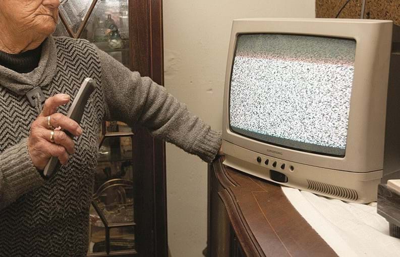 Linha telefónica de apoio irá ajudar telespectadores a ressintonizar os seus televisores