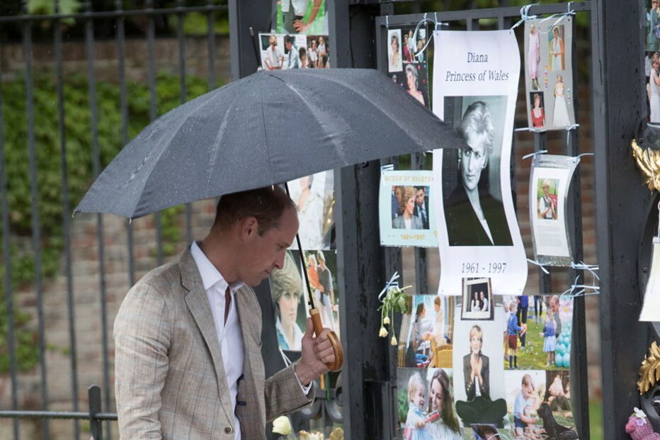 Harry e William visitaram o memorial da mãe no dia em que se assinalam os 20 anos da morte da princesa Diana