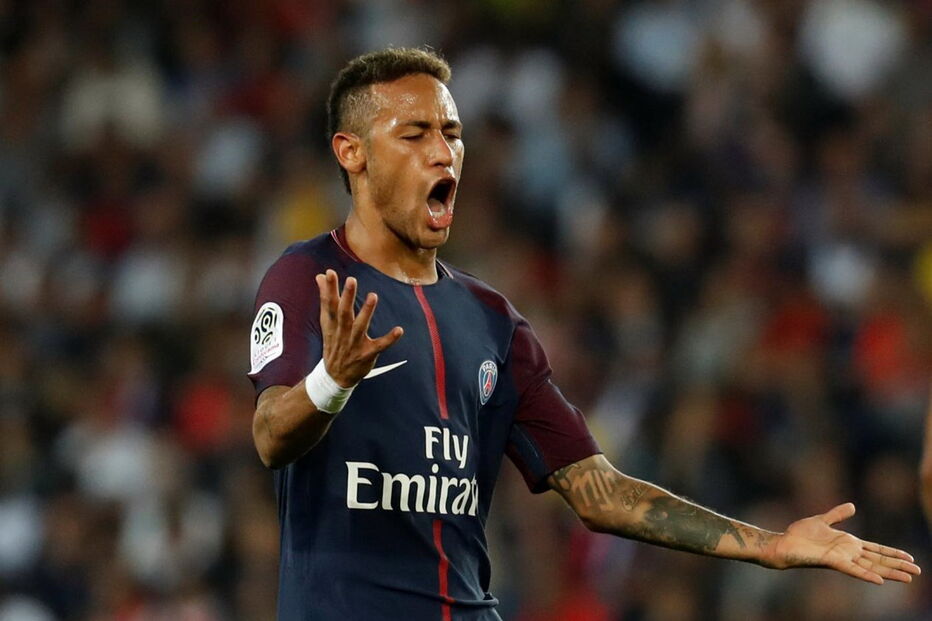 Transferências de Mbappé e Neymar são alguns dos negócios sob investigação