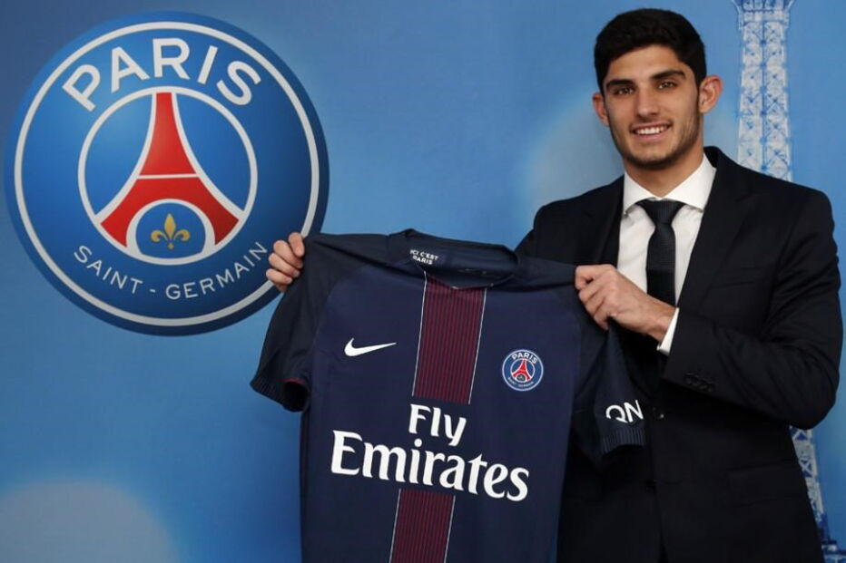 PSG empretou Gonçalo Guedes ao Valência