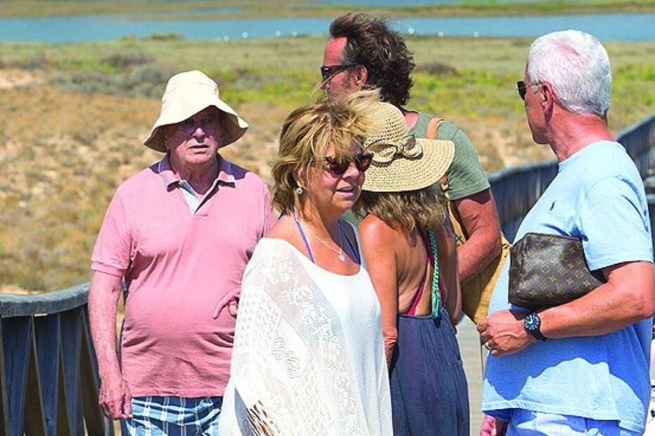 Algarve, Francisco Pinto Balsemão, Gigi, fundador do PSD, Expresso, Lago, Henrique, SIC, Impresa, primeiro-ministro, Mercedes, Joaquim Vieira, economia, negócios e finanças, media, turismo