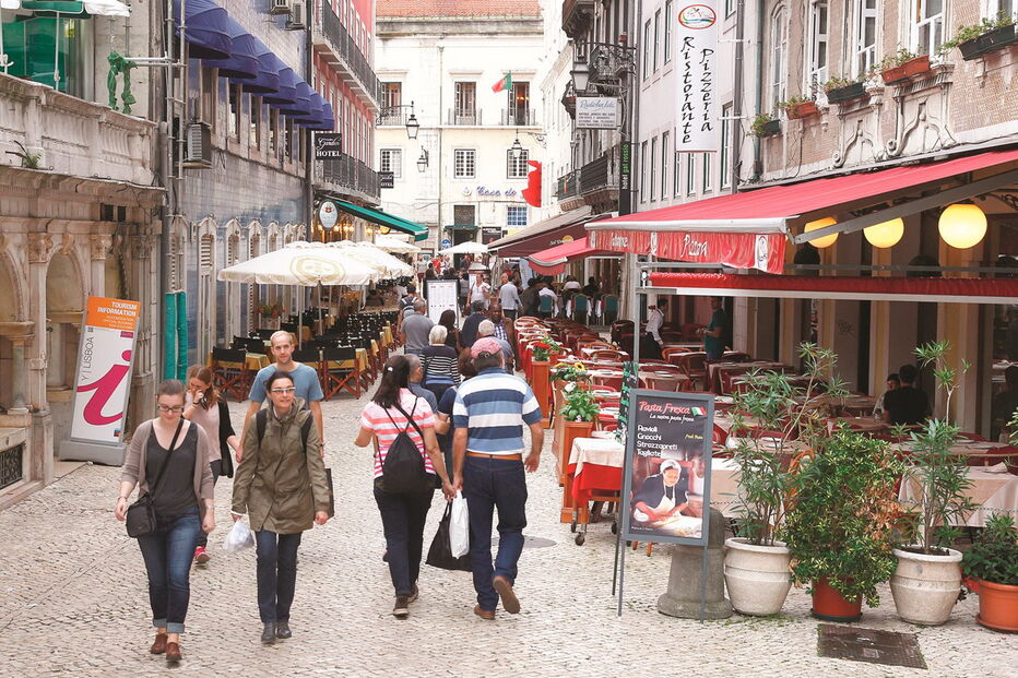 Portugal, Ucrânia, Setúbal, Cabo Verde, Roménia, Brasil, China, Serviço de Estrangeiros e Fronteiras e do Ministério do Trabalho, Segurança Social, País, Litoral, Lisboa, Faro, questões sociais, economia, negócios e finanças, demografia, emigrantes, política