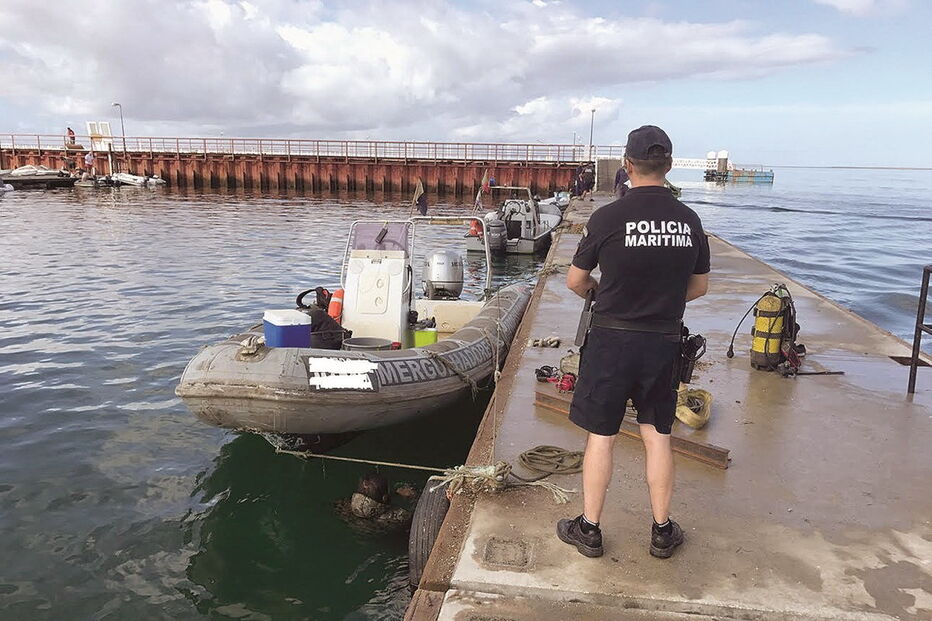 Polícia Marítima está a fazer o acompanhamento das intervenções de manutenção no porto da Culatra 