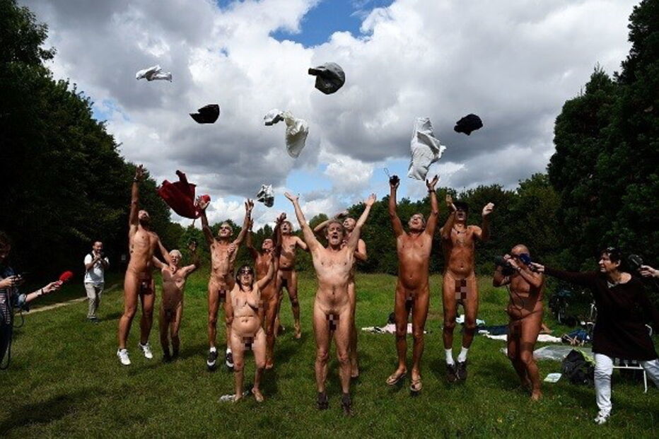 Parque nudista em Paris