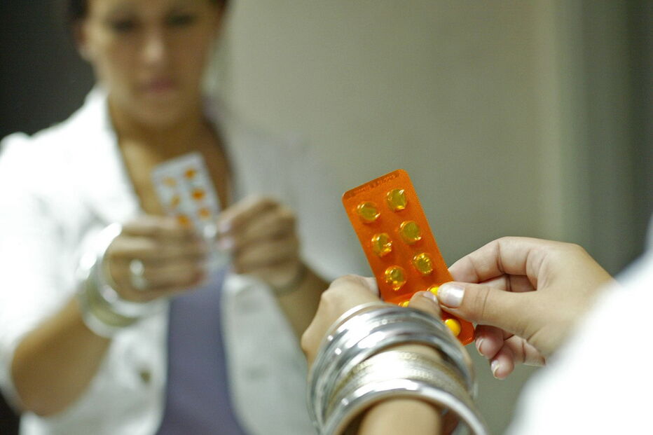 Infarmed, Dinamarca, Ana Paula Martins, Ordem dos Farmacêuticos, MNSRM-EF, OF, Associação Portuguesa de Empresas de Distribuição, Ministério da Saúde, APED