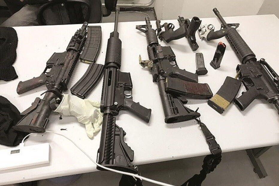 Assaltantes estavam armados e foram abatidos pela polícia