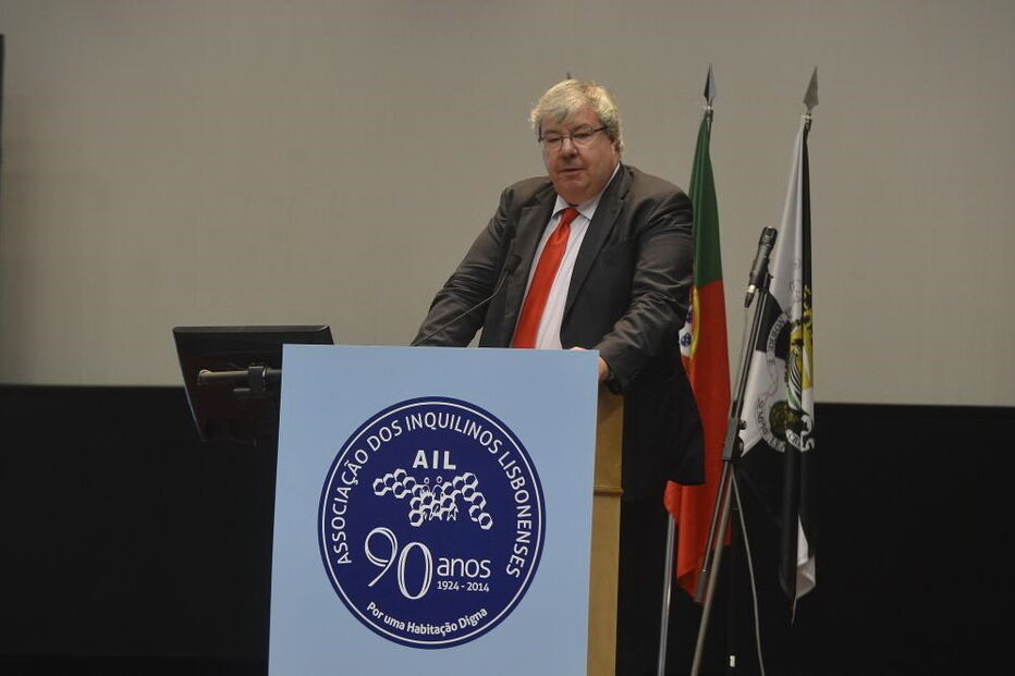 Luís Menezes Leitão