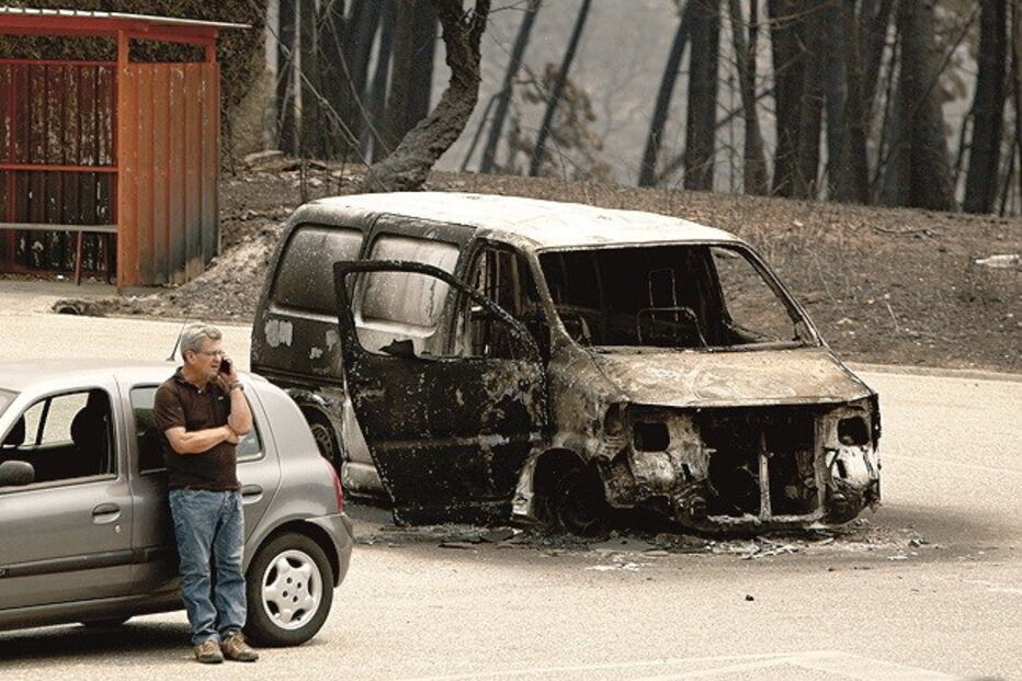 Viaturas não escaparam às chamas em Pedrógão Grande