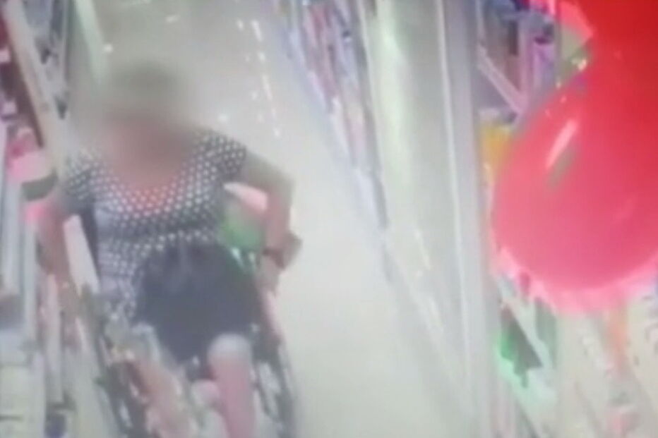 cadeira de rodas, roubo, assalto, farmácia, Brasil