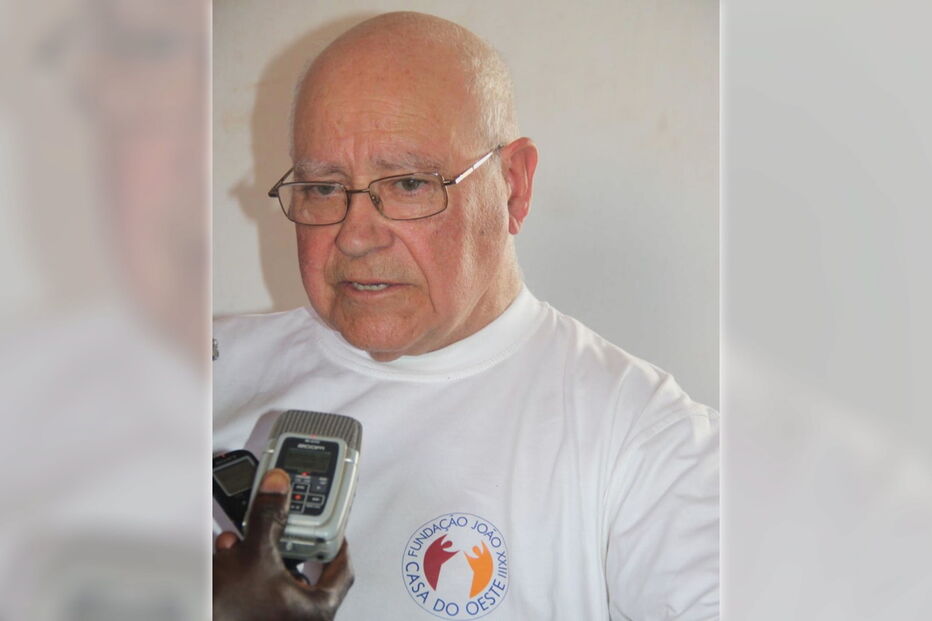 Roupa doada a crianças era vendida por padre em loja