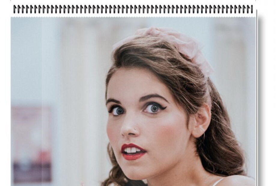 Mulheres tiram camisola por luta contra o cancro em calendário solidário