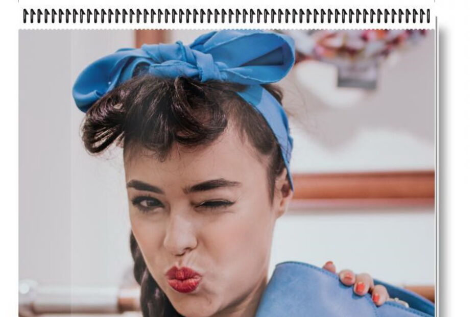 Mulheres tiram camisola por luta contra o cancro em calendário solidário