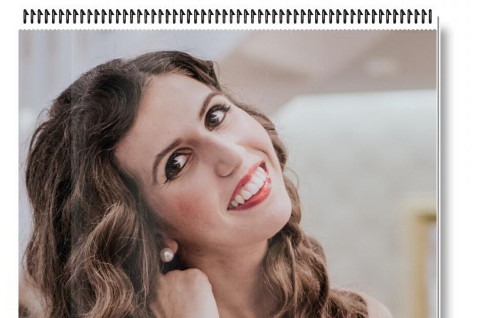 Mulheres tiram camisola por luta contra o cancro em calendário solidário