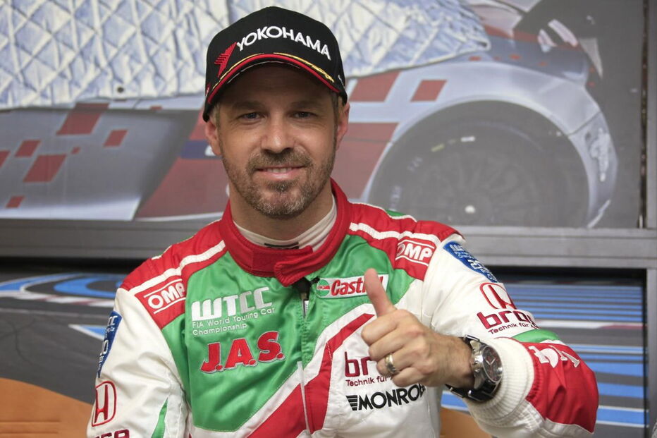 O piloto português Tiago Monteiro