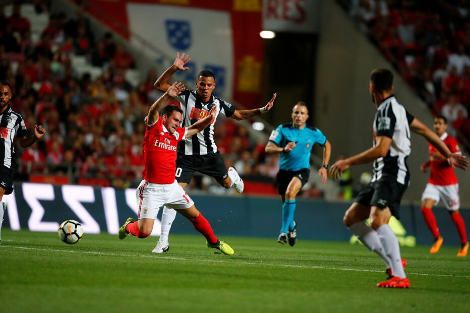 Benfica e Portimonense defrontam-se no Estádio da Luz