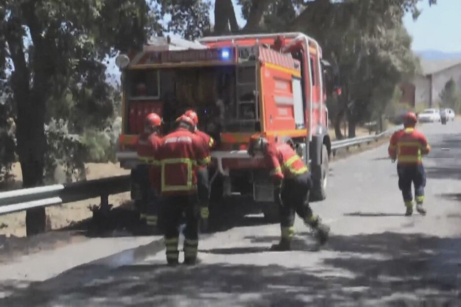 Fundão, fogo, incêndio, bombeiros, operacionais