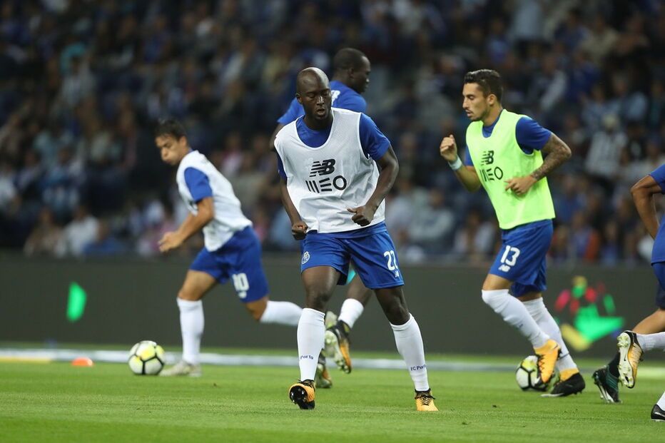 FC  Porto e Chaves defrontam-se no Estádio do Dragão