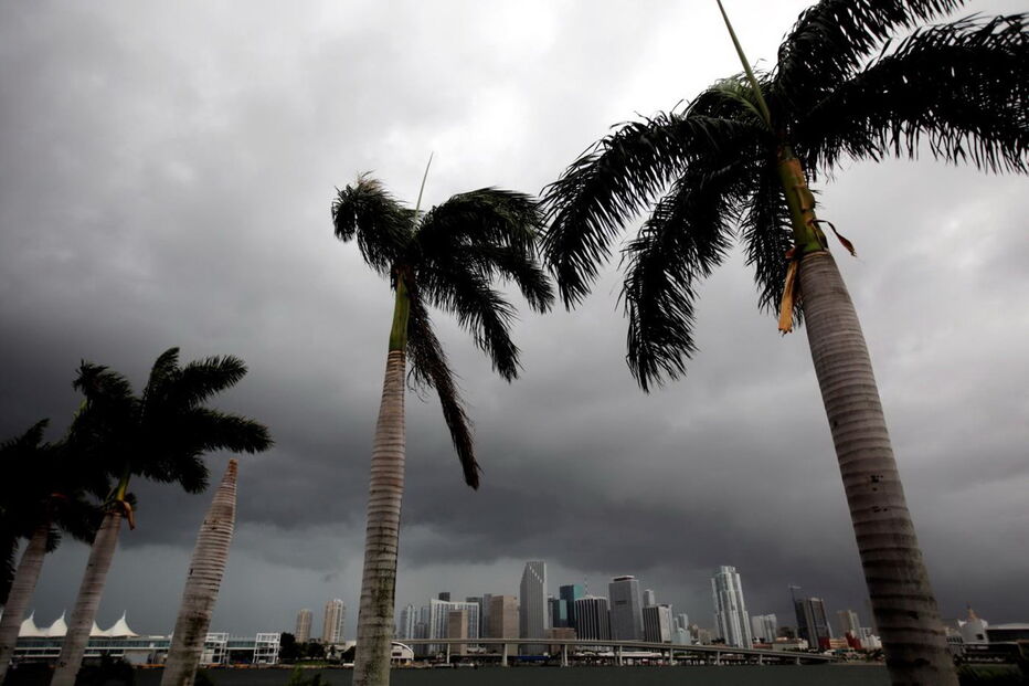 Miami parece uma cidade-fantasma à espera do furacão Irma