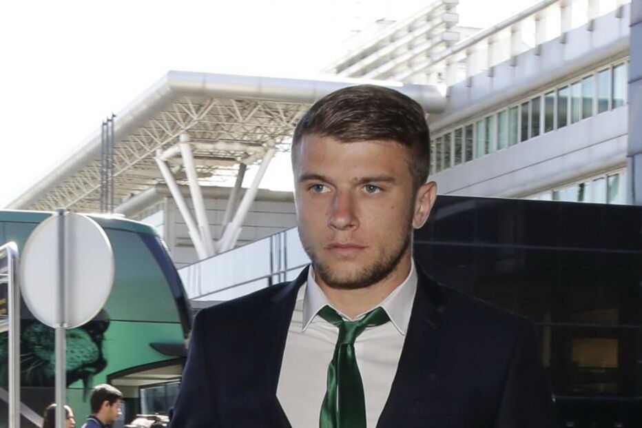 Jogadores e técnicos do Sporting na partida para a Grécia