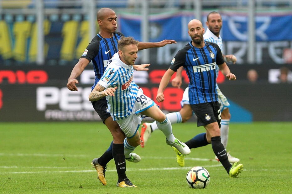 João Mário foi titular na vitória do Inter sobre o Spal